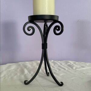 Black metal candle holder